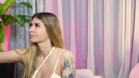 Snapshot of ivy_myaa chatting on 06/18/26, 01:50 Ivy Myaa online show from 06/18/26, 01:50