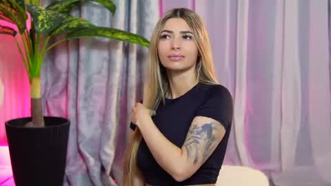 Snapshot of ivy_myaa chatting on 06/29/26, 01:12 Ivy Myaa online show from 06/29/26, 01:12