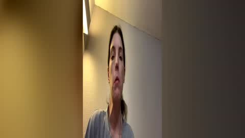 ivy_rose90 online show from 06/15/26, 06:04
