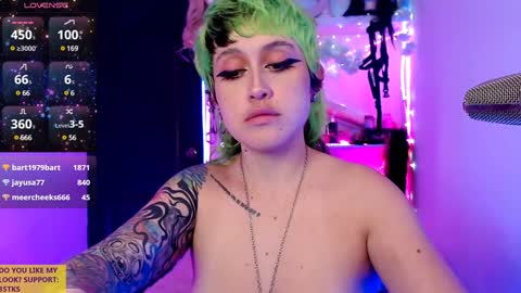 Snapshot of ivy_rosse chatting on 01/02/25, 06:23 You can find more of me here  online show from 01/02/25, 06:23