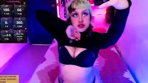 Snapshot of ivy_rosse chatting on 03/01/25, 03:49 You can find more of me here  online show from 03/01/25, 03:49