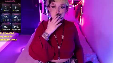 Snapshot of ivy_rosse chatting on 10/24/25, 08:27 You can find more of me here  online show from 10/24/25, 08:27