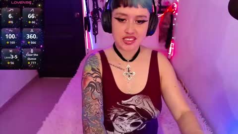 Snapshot of ivy_rosse chatting on 12/22/25, 04:37 You can find more of me here online show from 12/22/25, 04:37