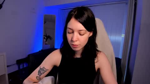 IVY FOLLOW AND LOVE online show from 09/12/25, 06:46