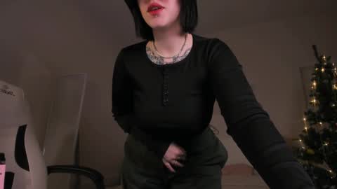 IVY - Follow me 3 online show from 01/02/25, 06:29