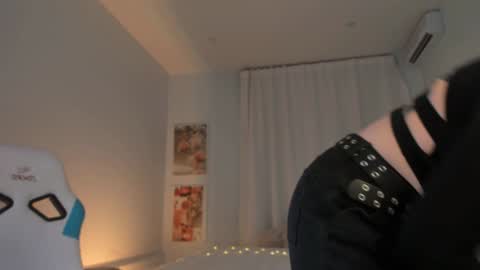 IVY - Follow me 3 online show from 01/12/25, 06:39