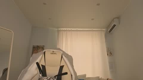 IVY - Follow me 3 online show from 10/01/25, 09:04