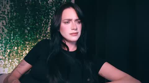 Snapshot of ivyjonson chatting on 02/20/25, 07:19 Miss Ivy online show from 02/20/25, 07:19