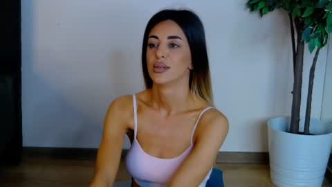 Snapshot of ivylustt chatting on 06/10/26, 05:39 IvyLustt online show from 06/10/26, 05:39