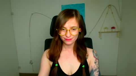 Snapshot of ivynoir_ chatting on 06/16/26, 11:57 Ivy online show from 06/16/26, 11:57
