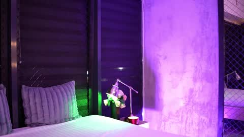 IvyRowa online show from 12/30/24, 06:27