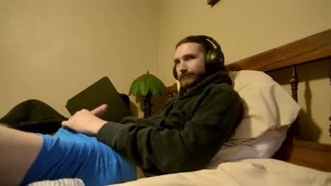 Snapshot of iwhitesmurf chatting on 11/04/25, 06:12 iwhitesmurf online show from 11/04/25, 06:12