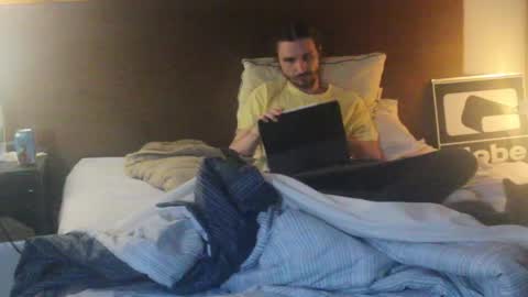 Snapshot of iwhitesmurf chatting on 11/25/25, 06:24 iwhitesmurf online show from 11/25/25, 06:24