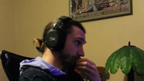 Snapshot of iwhitesmurf chatting on 12/17/25, 07:03 iwhitesmurf online show from 12/17/25, 07:03