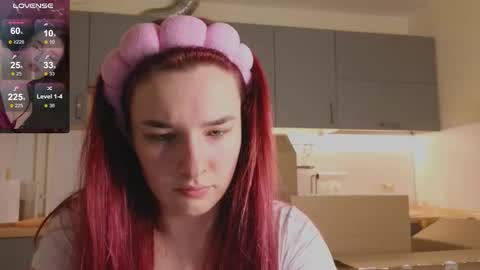 Snapshot of iwi_wi_wi chatting on 12/04/25, 09:45 Daisy online show from 12/04/25, 09:45