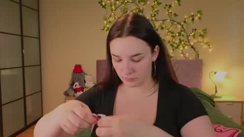 Daisy online show from 06/15/26, 02:36