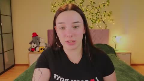 Daisy online show from 06/16/26, 02:03