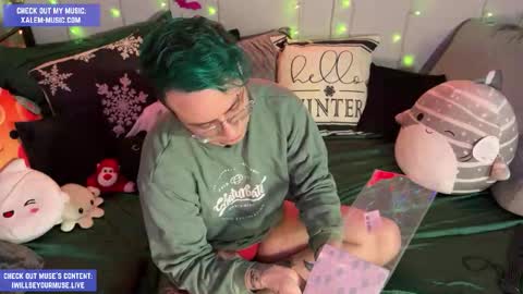 Muse hethey online show from 12/01/25, 12:15