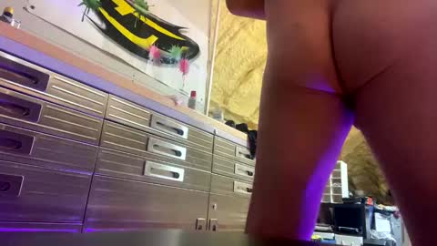 Snapshot of iwinnner chatting on 09/28/25, 03:45 That Guy online show from 09/28/25, 03:45