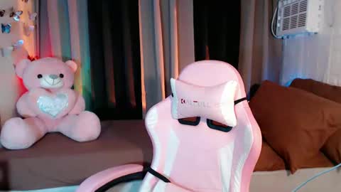 Red online show from 02/13/25, 05:44