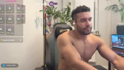 Snapshot of izaak_lover chatting on 09/08/25, 11:37 Izaak online show from 09/08/25, 11:37