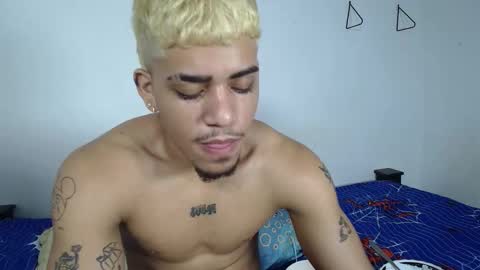 Snapshot of izaak_taylor7 chatting on 10/05/25, 02:21 izaack online show from 10/05/25, 02:21