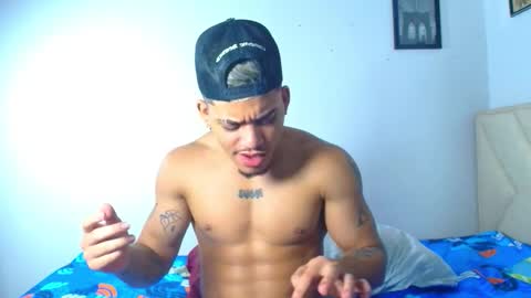 Snapshot of izaak_taylor7 chatting on 12/04/25, 10:51 izaack online show from 12/04/25, 10:51