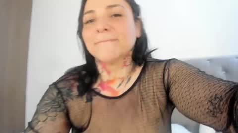 Izabella online show from 02/06/25, 08:13