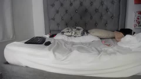 Izabella online show from 03/01/25, 05:42