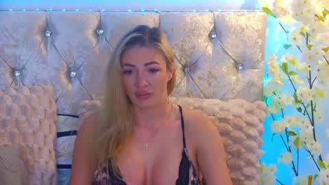 Izabella online show from 06/03/26, 03:20