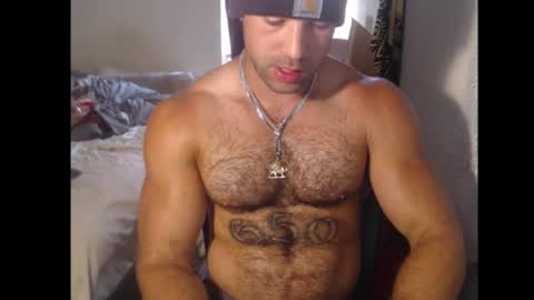 Snapshot of izak144 chatting on 10/25/25, 10:15 izak144 online show from 10/25/25, 10:15