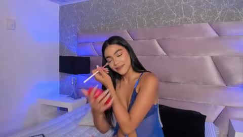 Izan Thorne online show from 07/07/26, 12:42