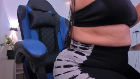 Snapshot of izaro_22 chatting on 12/03/25, 12:36 Iza online show from 12/03/25, 12:36