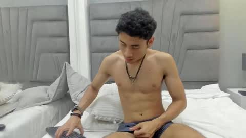 Snapshot of izato chatting on 02/26/25, 02:14 izato online show from 02/26/25, 02:14