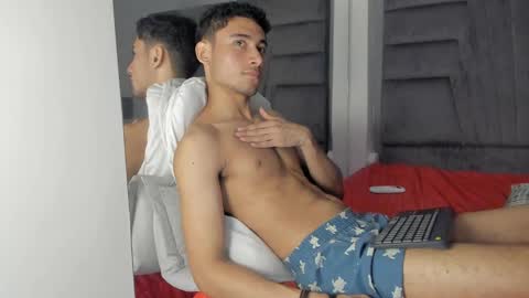 Snapshot of izato chatting on 03/12/25, 02:23 izato online show from 03/12/25, 02:23