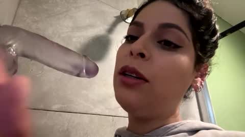 Izcah online show from 01/31/25, 05:53