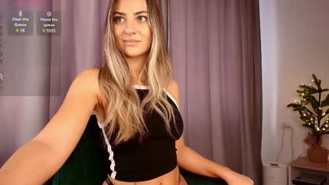 izy bellee online show from 01/11/25, 09:15