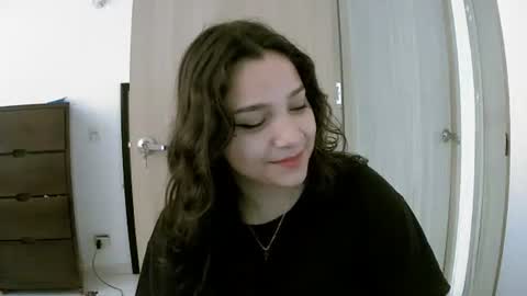 Snapshot of izzy_32 chatting on 02/19/26, 02:57 izzy_32 online show from 02/19/26, 02:57