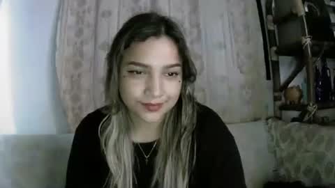 Snapshot of izzy_32 chatting on 04/21/26, 07:03 izzy_32 online show from 04/21/26, 07:03