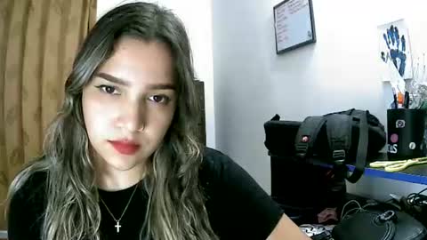 izzy_32 online show from 06/14/26, 11:40