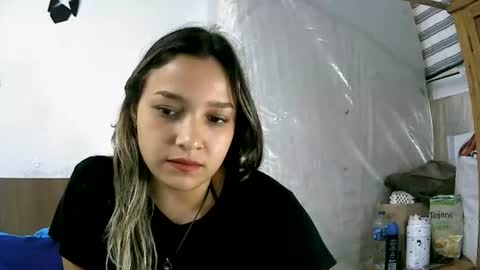 izzy_32 online show from 07/28/26, 06:20