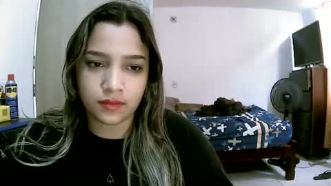 izzy_32 online show from 08/02/26, 07:56