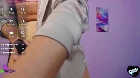 Snapshot of izzy_cam chatting on 12/30/24, 08:43 Queen of nylon  Victoria online show from 12/30/24, 08:43