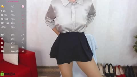 Snapshot of izzy_cam chatting on 09/22/25, 05:20 Queen of nylon  Victoria online show from 09/22/25, 05:20