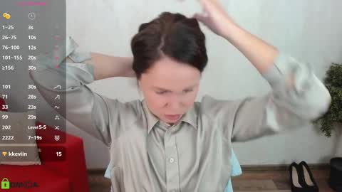 Snapshot of izzy_cam chatting on 10/15/25, 05:40 Queen of nylon  Victoria online show from 10/15/25, 05:40