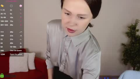 Snapshot of izzy_cam chatting on 04/03/26, 05:05 Queen of nylon Victoria online show from 04/03/26, 05:05
