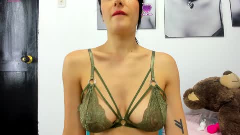 Izzy online show from 12/02/24, 04:53