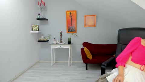 Izzy online show from 12/14/25, 08:41