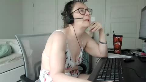 izzynoela online show from 09/22/25, 04:42