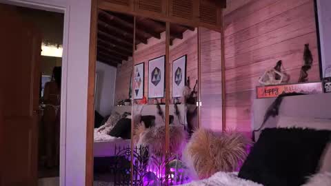 Snapshot of izzywild1 chatting on 10/27/25, 10:52 izzywild1 online show from 10/27/25, 10:52